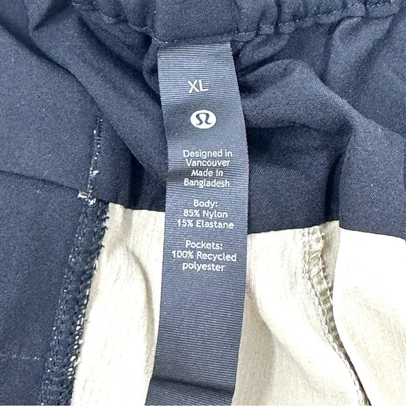 Lululemon Activewear Shorts Size XL Light Cream Khaki 7" Inseam Men's - Picture 12 of 13